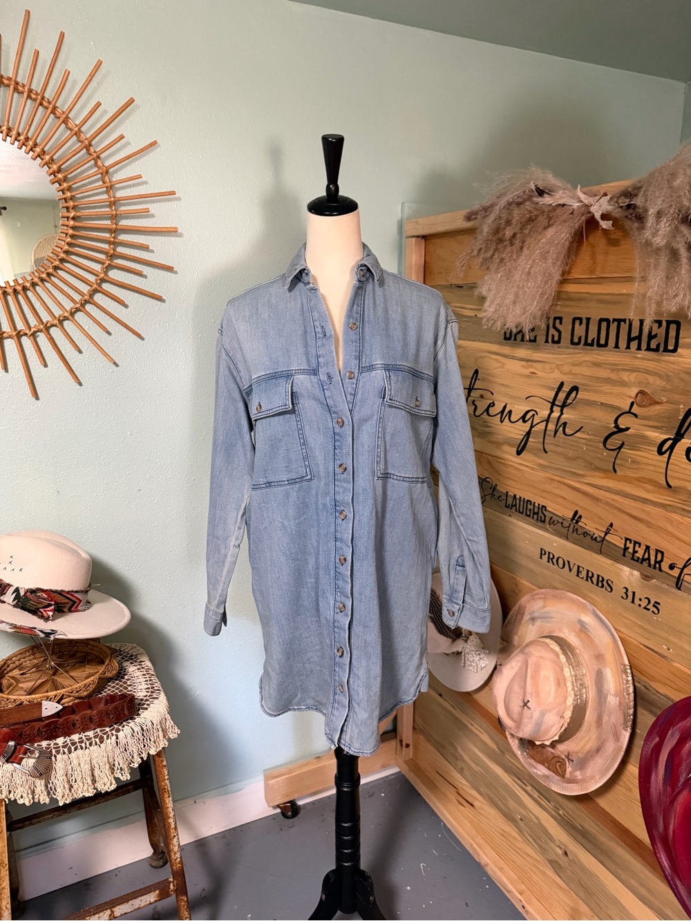 Universal Thread Light Blue Denim Shirt Dress with Collared Neck